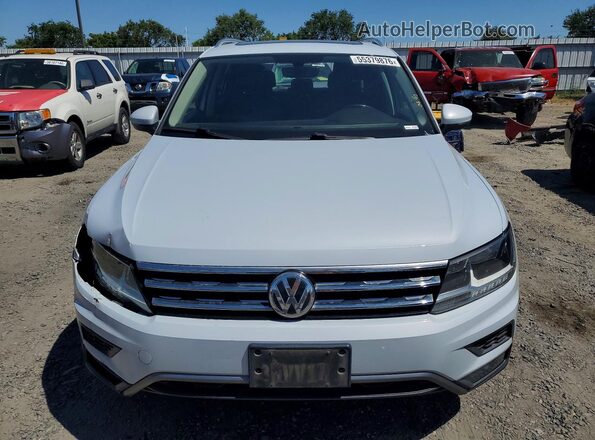 3VV3B7AX4JM194138 2018 VOLKSWAGEN TIGUAN Silver Widok z przodu