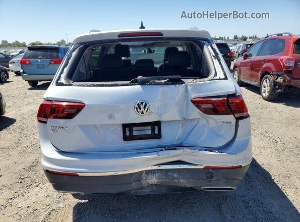 3VV3B7AX4JM194138 2018 VOLKSWAGEN TIGUAN Silver Widok z tyłu