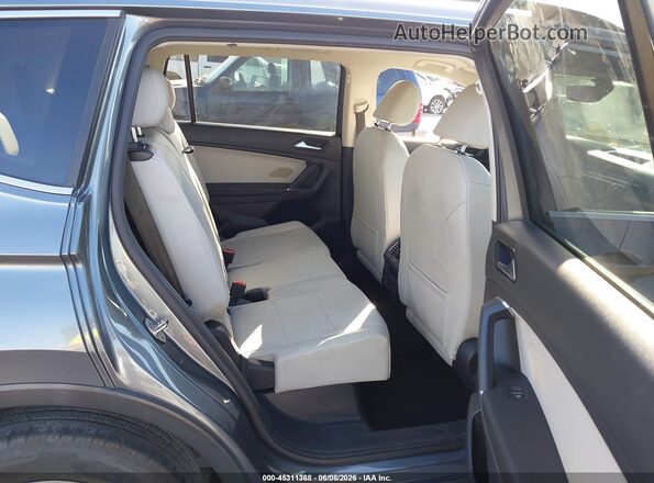 3VV3B7AX4JM221452 2018 VOLKSWAGEN TIGUAN Gray Вид наклейки з VIN-кодом
