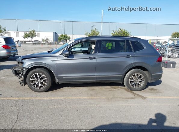 3VV3B7AX4JM221452 2018 VOLKSWAGEN TIGUAN Gray 