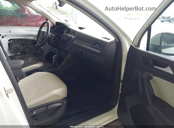 3VV3B7AX4KM104858 2019 VOLKSWAGEN TIGUAN White Widok wnętrza z przodu