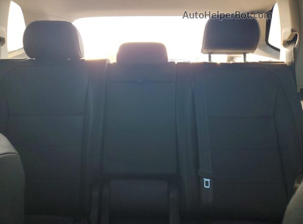 3VV3B7AX4KM157737 2019 VOLKSWAGEN TIGUAN Green Հետևի նստատեղերի տեսք