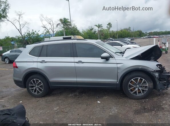 3VV3B7AX4LM027281 2020 VOLKSWAGEN TIGUAN Silver Вид задньої частини салону