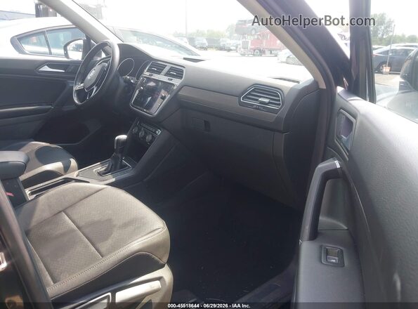 3VV3B7AX4LM074259 2020 VOLKSWAGEN TIGUAN Black წინა სალონის ხედი