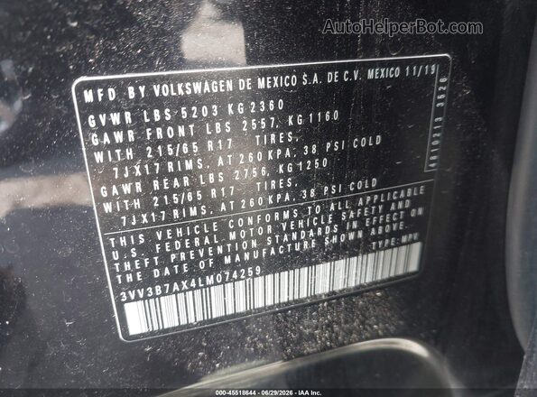 3VV3B7AX4LM074259 2020 VOLKSWAGEN TIGUAN Black ძრავის განყოფილების ხედი