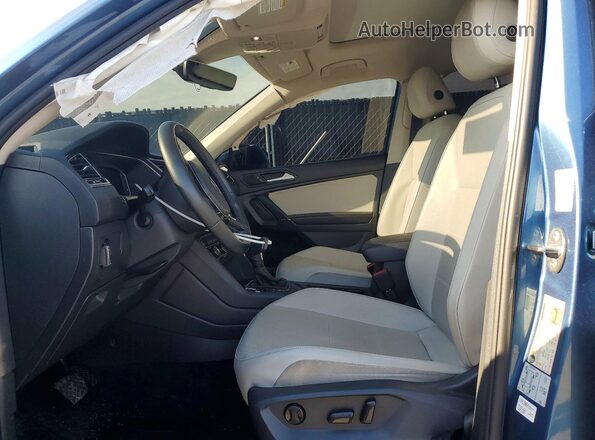 3VV3B7AX4LM158940 2020 VOLKSWAGEN TIGUAN Blue Սալոնի դիմացի տեսք
