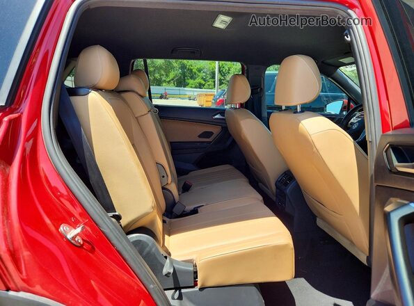 3VV3B7AX4PM036195 2023 VOLKSWAGEN TIGUAN Red უკანა სალონის ხედი