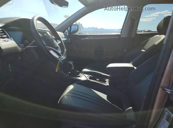 3VV3B7AX4PM055992 2023 VOLKSWAGEN TIGUAN Серый Вид салона спереди