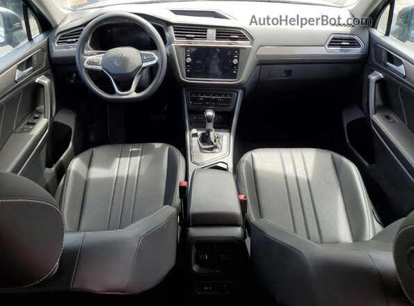 3VV3B7AX4PM055992 2023 VOLKSWAGEN TIGUAN Серый Вид панели приборов