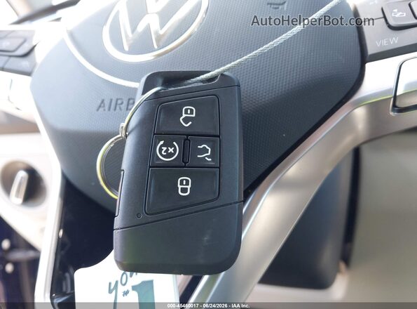 3VV3B7AX4PM082772 2023 VOLKSWAGEN TIGUAN Blue Vista del salpicadero