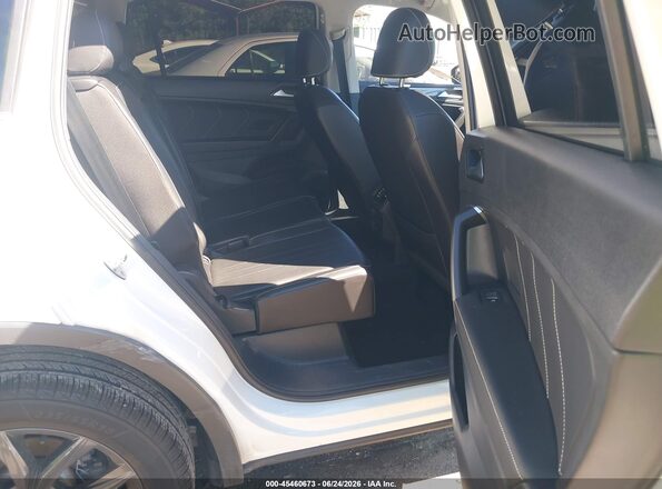 3VV3B7AX4PM136149 2023 VOLKSWAGEN TIGUAN White VIN კოდის სტიკერის ხედი