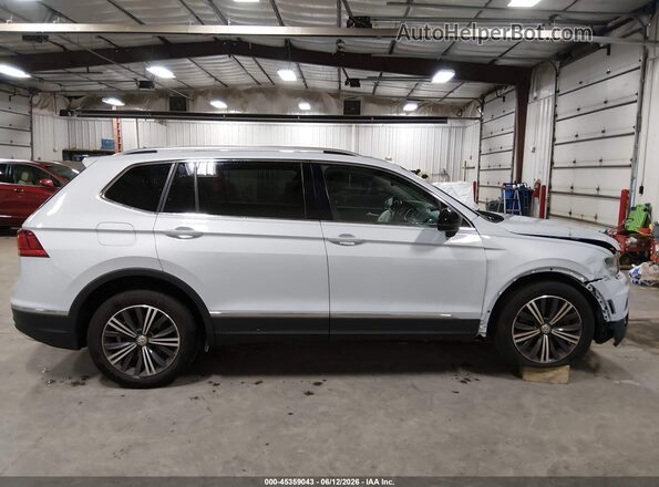3VV3B7AX5JM001253 2018 VOLKSWAGEN TIGUAN Silver Widok wnętrza 360 stopni