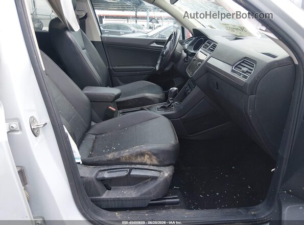 3VV3B7AX5JM214428 2018 VOLKSWAGEN TIGUAN Blue წინა სალონის ხედი