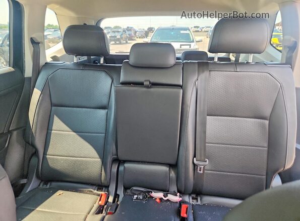 3VV3B7AX5LM020727 2020 VOLKSWAGEN TIGUAN Black Widok tylnych siedzeń