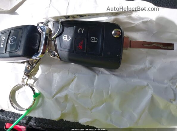 3VV3B7AX5LM167002 2020 VOLKSWAGEN TIGUAN Серый Вид панели приборов