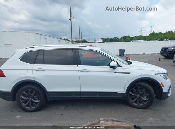 3VV3B7AX5NM047381 2022 VOLKSWAGEN TIGUAN White Vista interior trasera