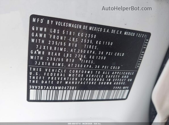 3VV3B7AX5NM047381 2022 VOLKSWAGEN TIGUAN White Vista del compartimento del motor