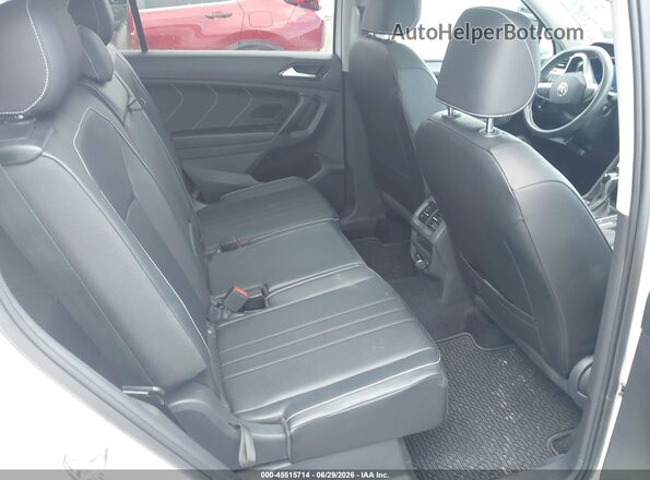 3VV3B7AX5NM047381 2022 VOLKSWAGEN TIGUAN White Vista de la etiqueta del VIN
