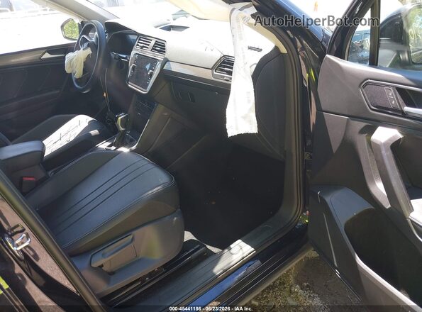 3VV3B7AX5RM027234 2024 VOLKSWAGEN TIGUAN Black Вид салону спереду