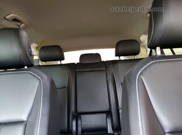 3VV3B7AX5RM043238 2024 VOLKSWAGEN TIGUAN Gray Widok tylnych siedzeń