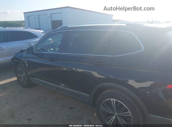 3VV3B7AX6JM009328 2018 VOLKSWAGEN TIGUAN Black Widok wnętrza 360 stopni