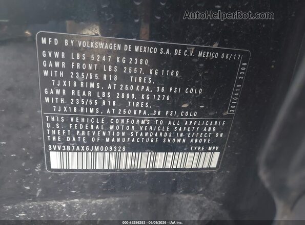 3VV3B7AX6JM009328 2018 VOLKSWAGEN TIGUAN Black Widok komory silnika