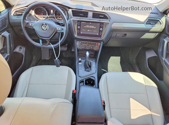 3VV3B7AX6JM014755 2018 VOLKSWAGEN TIGUAN Blue Առջևի վահանակի տեսք