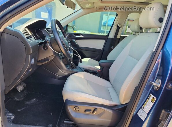 3VV3B7AX6JM014755 2018 VOLKSWAGEN TIGUAN Blue Սալոնի դիմացի տեսք
