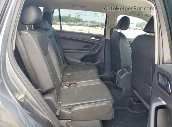 3VV3B7AX7JM023464 2018 VOLKSWAGEN TIGUAN Gray 