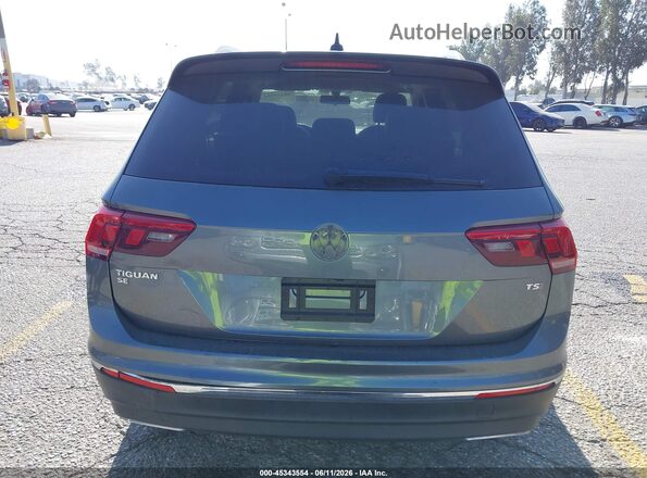 3VV3B7AX7JM069263 2018 VOLKSWAGEN TIGUAN Gray 