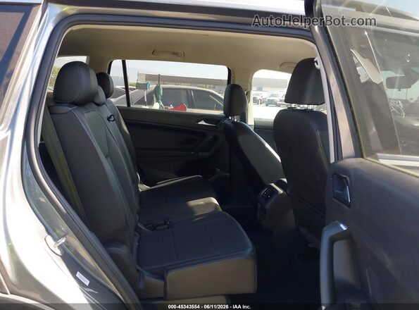 3VV3B7AX7JM069263 2018 VOLKSWAGEN TIGUAN Gray Вид наклейки з VIN-кодом