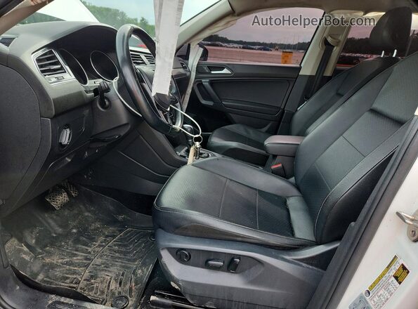 3VV3B7AX7KM145663 2019 VOLKSWAGEN TIGUAN White Вид салону спереду