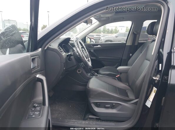 3VV3B7AX7MM065248 2021 VOLKSWAGEN TIGUAN Black Սալոնի դիմացի տեսք