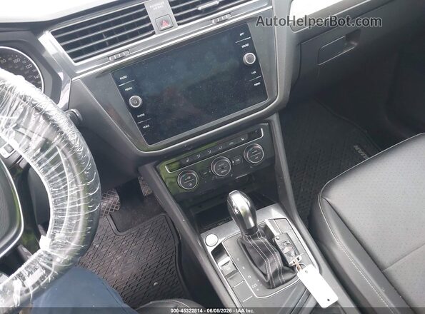 3VV3B7AX7MM065248 2021 VOLKSWAGEN TIGUAN Black Առջևի վահանակի տեսք