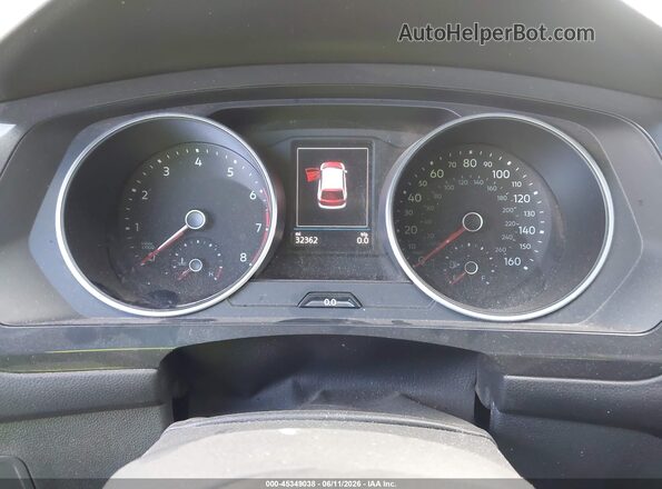 3VV3B7AX7MM154902 2021 VOLKSWAGEN TIGUAN Black Widok tylnych siedzeń