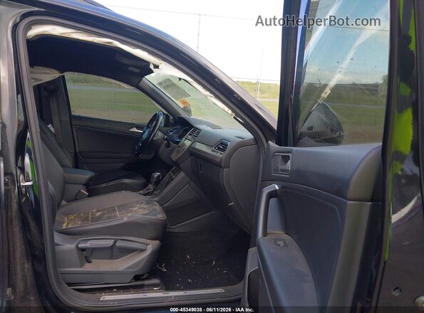 3VV3B7AX7MM154902 2021 VOLKSWAGEN TIGUAN Black Widok wnętrza z przodu