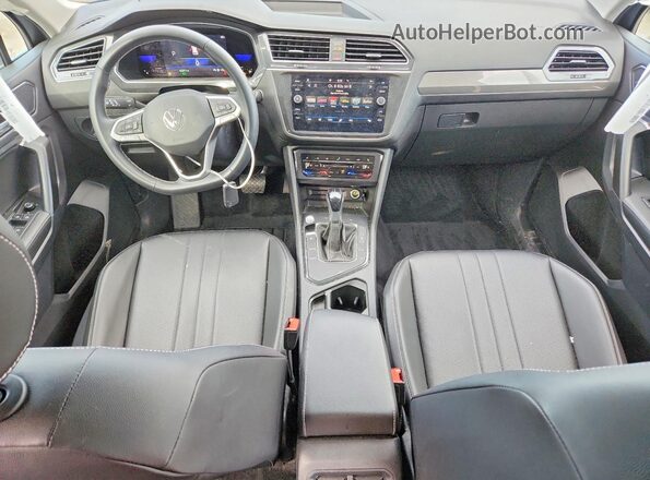 3VV3B7AX7NM134649 2022 VOLKSWAGEN TIGUAN Gray Առջևի վահանակի տեսք