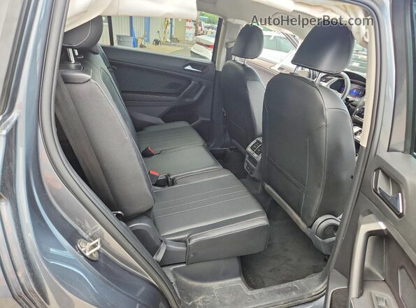 3VV3B7AX7NM134649 2022 VOLKSWAGEN TIGUAN Gray Սալոնի հետևի տեսք