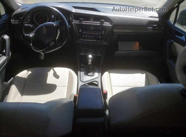 3VV3B7AX8JM002669 2018 VOLKSWAGEN TIGUAN Gray Առջևի վահանակի տեսք
