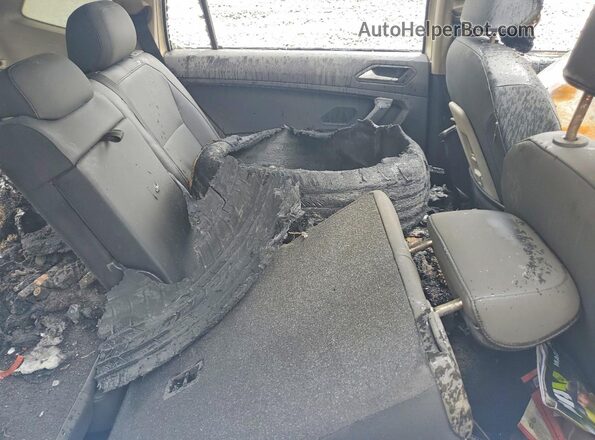 3VV3B7AX8KM090978 2019 VOLKSWAGEN TIGUAN Gold Rear seats view