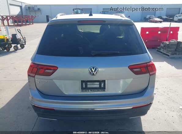 3VV3B7AX8LM017840 2020 VOLKSWAGEN TIGUAN Gray 