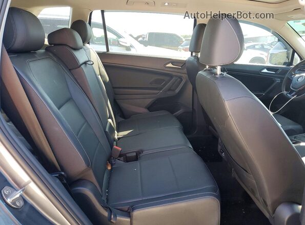 3VV3B7AX8LM065290 2020 VOLKSWAGEN TIGUAN Gray Սալոնի հետևի տեսք