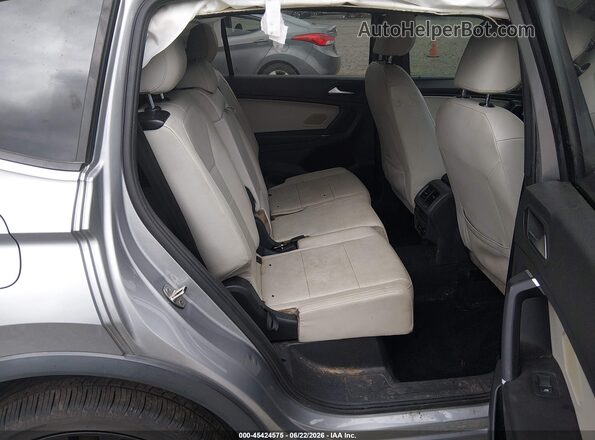 3VV3B7AX8LM145561 2020 VOLKSWAGEN TIGUAN Silver Widok naklejki z numerem VIN
