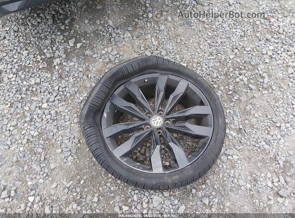 3VV3B7AX8LM145561 2020 VOLKSWAGEN TIGUAN Silver Widok zestawu wskaźników