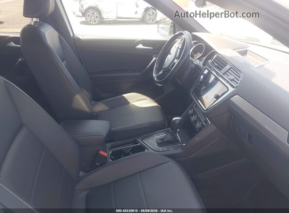 3VV3B7AX8MM020867 2021 VOLKSWAGEN TIGUAN White Vista interior delantera