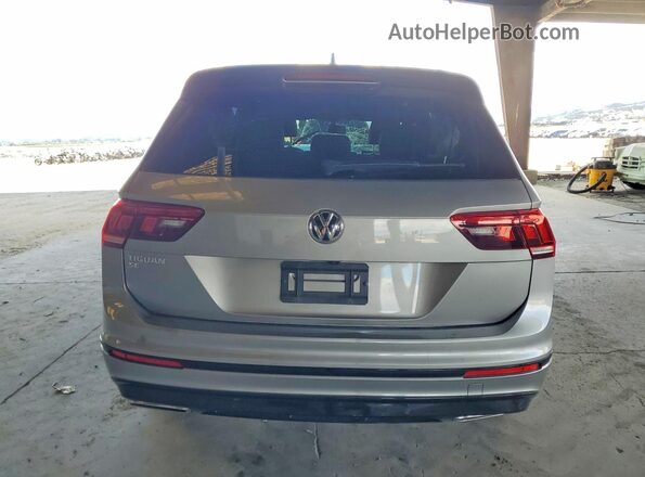 3VV3B7AX8MM101545 2021 VOLKSWAGEN TIGUAN Silver Widok z tyłu
