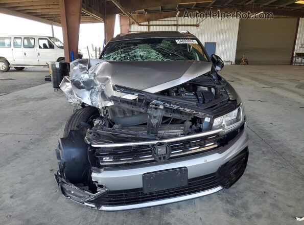 3VV3B7AX8MM101545 2021 VOLKSWAGEN TIGUAN Silver Widok z przodu