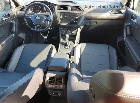 3VV3B7AX9JM214416 2018 VOLKSWAGEN TIGUAN Black Widok deski rozdzielczej