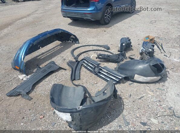 3VV3B7AX9KM013987 2019 VOLKSWAGEN TIGUAN Blue 