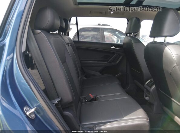 3VV3B7AX9KM065698 2019 VOLKSWAGEN TIGUAN Blue VIN կոդի պիտակի տեսք
